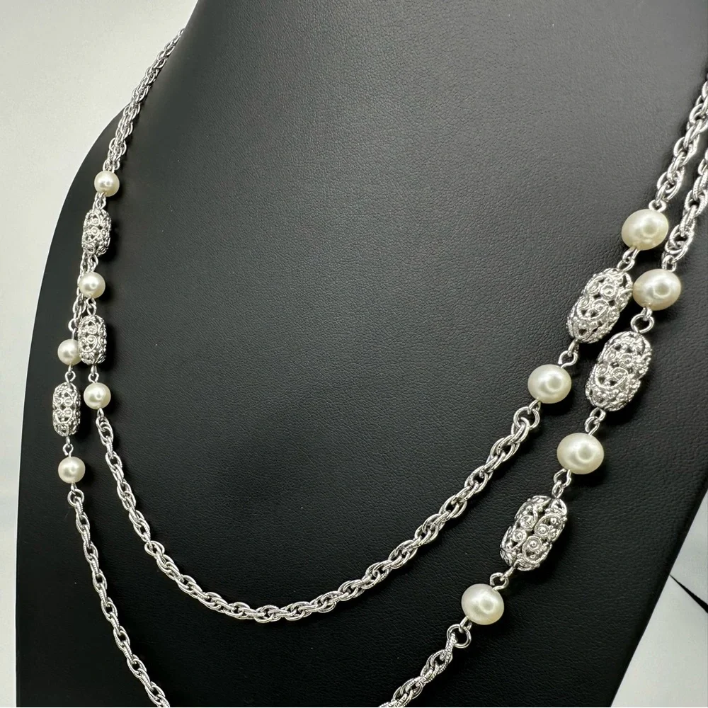 SIGNED SARAH COVENTRY vintage long Pearl silver Necklace Classic Timeless